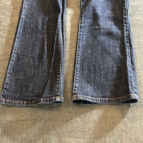 Michael Kors jeans size 8, slightly flared leg, (23-124) - Picture 6 of 9